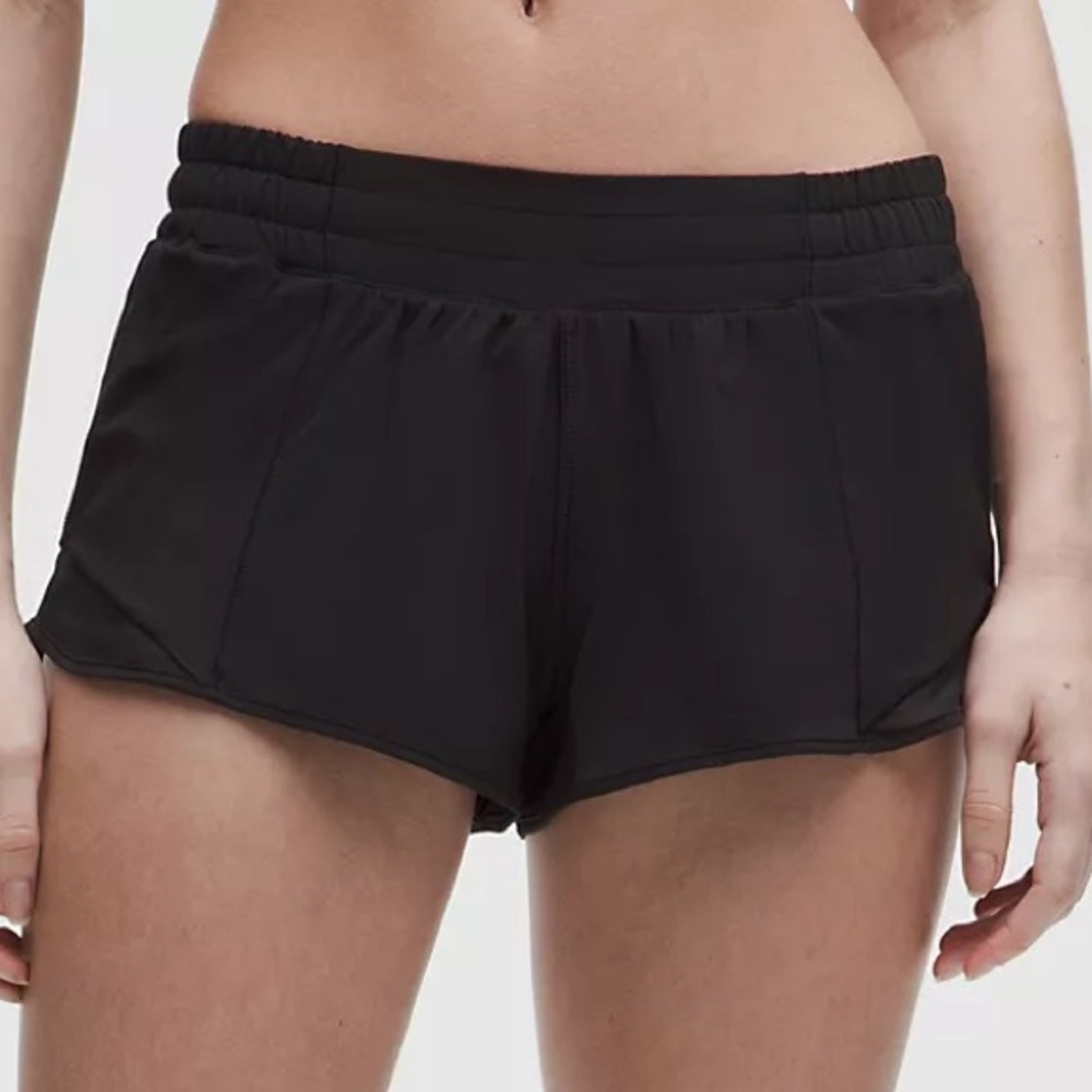 lululemon Hotty Hot Low-Rise Lined Short 2.5"